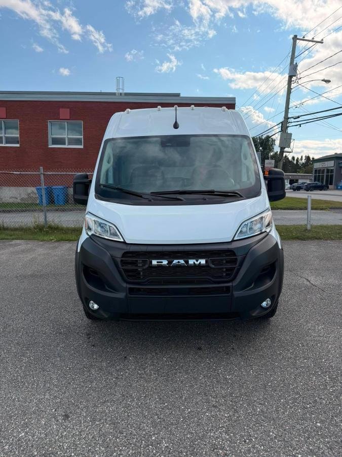 2025 RAM ProMaster Cargo Van White Lac Mégantic - photo #2