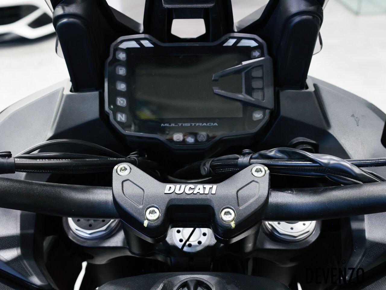 2024 Ducati Multistrada Black Saint-Eustache - photo #4