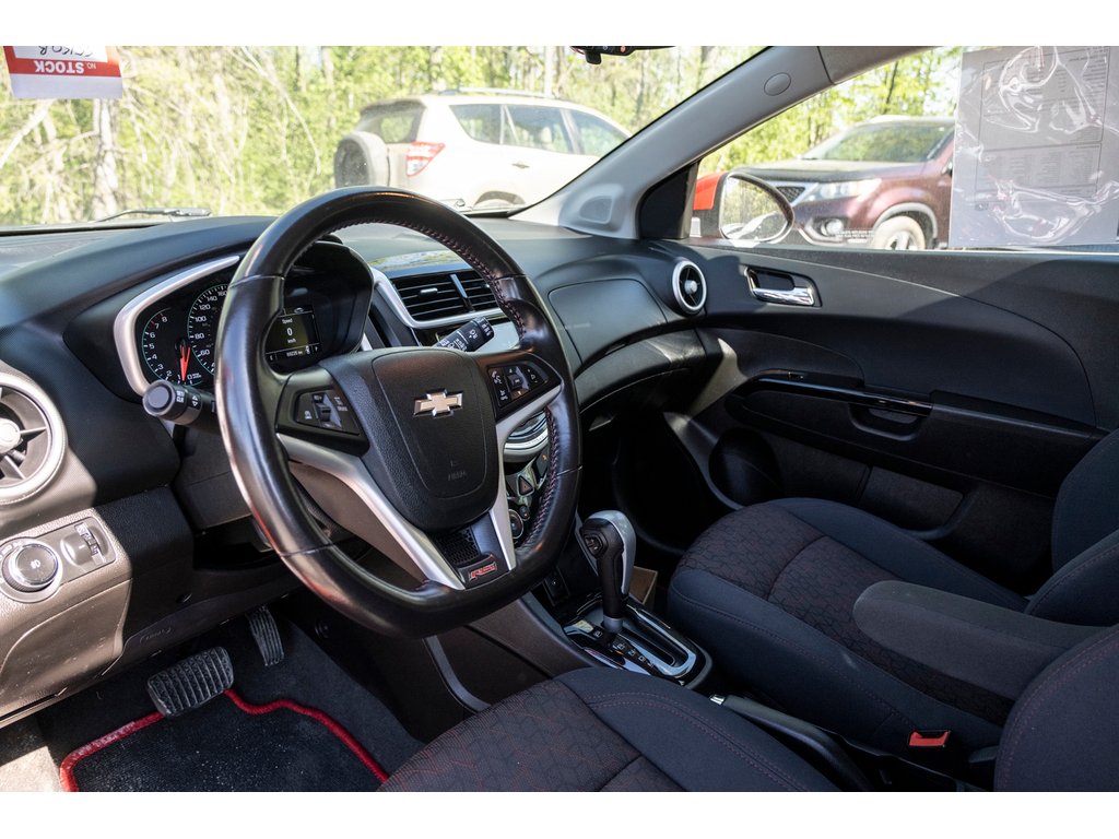 Chevrolet Sonic 2017 Rouge Gatineau - photo #7