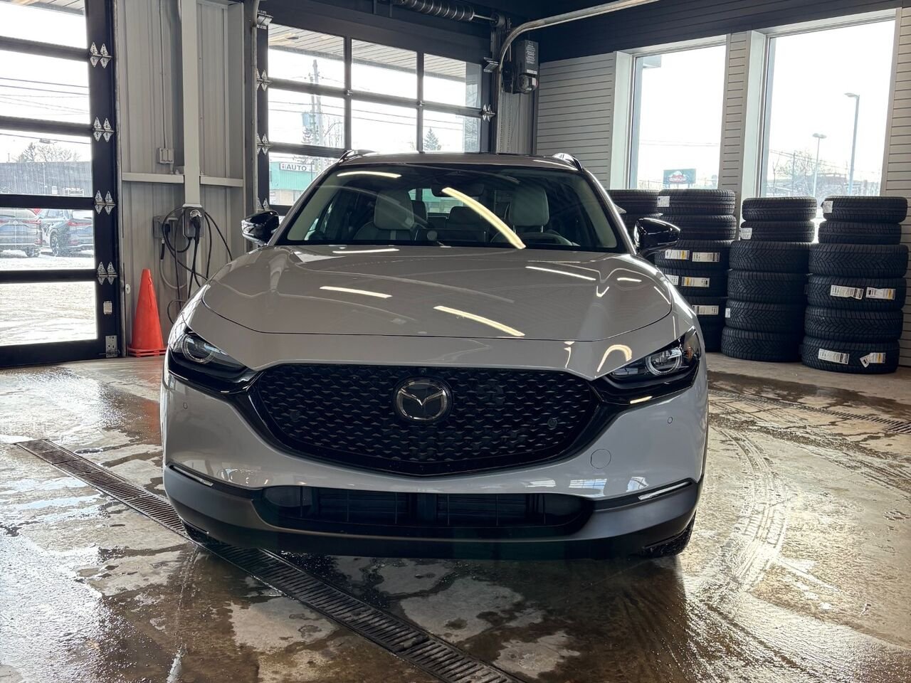 MAZDA CX-30 KURO GT TURBO 2026 Gris aéro métallisé Châteauguay - photo #2