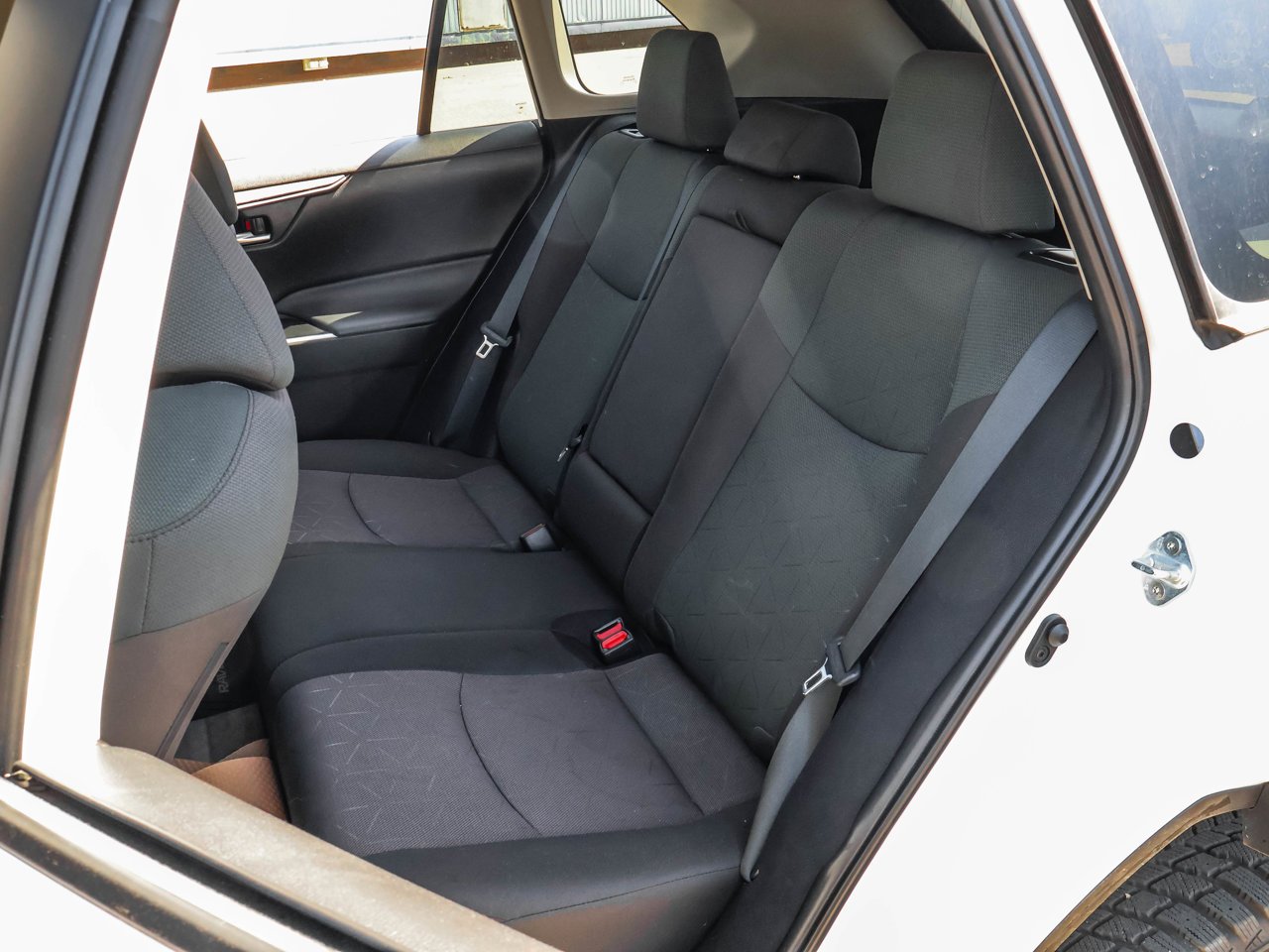2024 Toyota RAV4 XLE AWD White Sherwood Park - photo #15