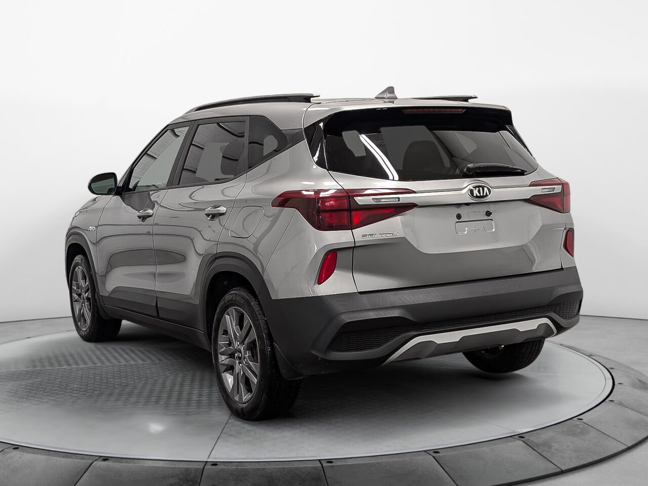 2021 Kia Seltos AWD LX Bas Kilométrage Sièges Chauffants Grey Sherbrooke - photo #2