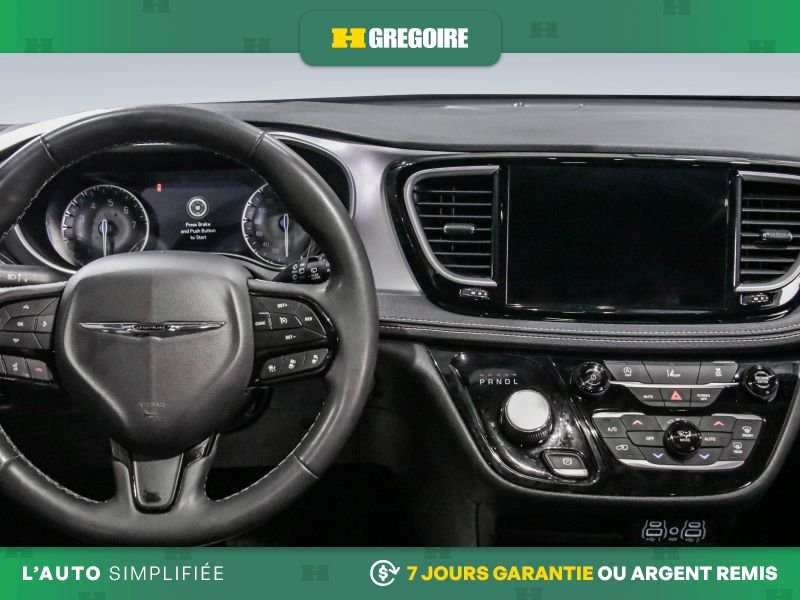 2022 Chrysler Pacifica Grey Saint-Eustache - photo #16