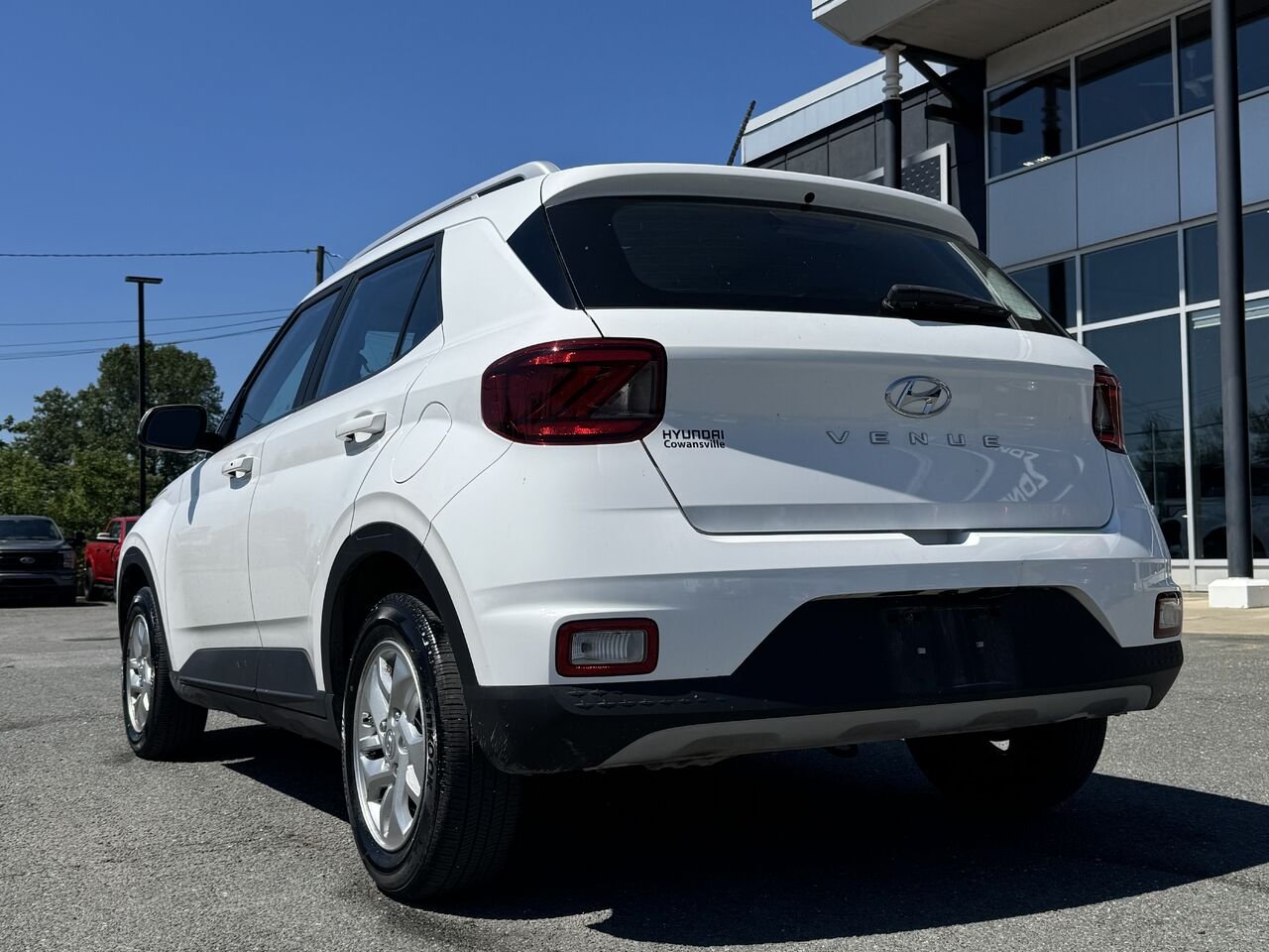 2024 Hyundai Venue Preferred White Granby - photo #4