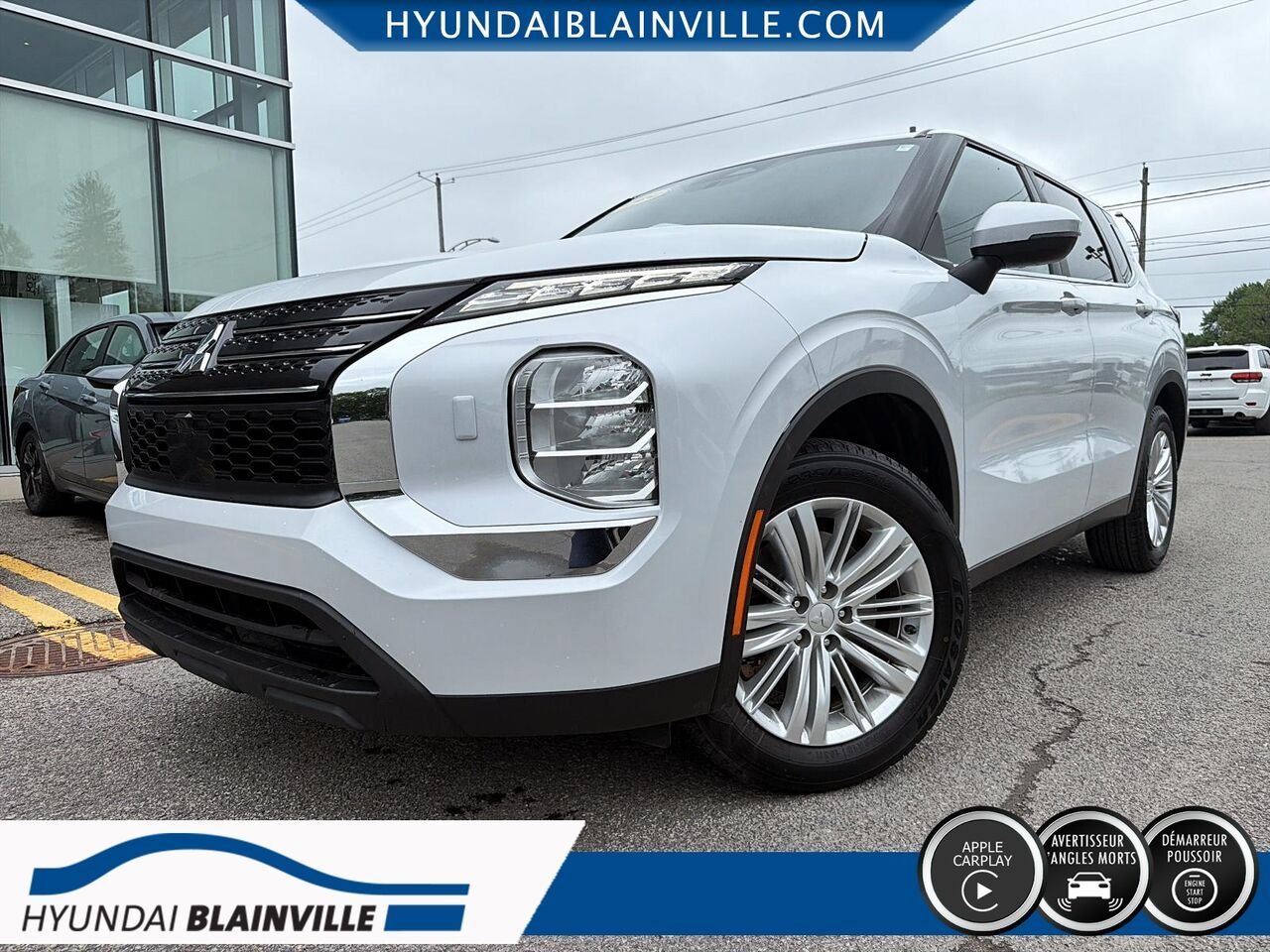 2022 Mitsubishi Outlander White Blainville - photo #0