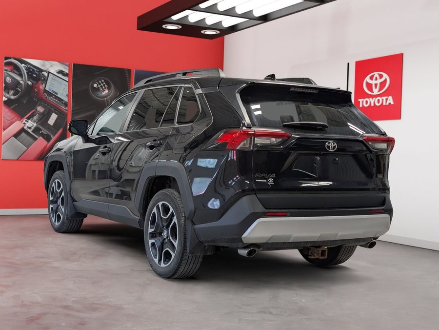 2021 Toyota RAV4 2021 Black