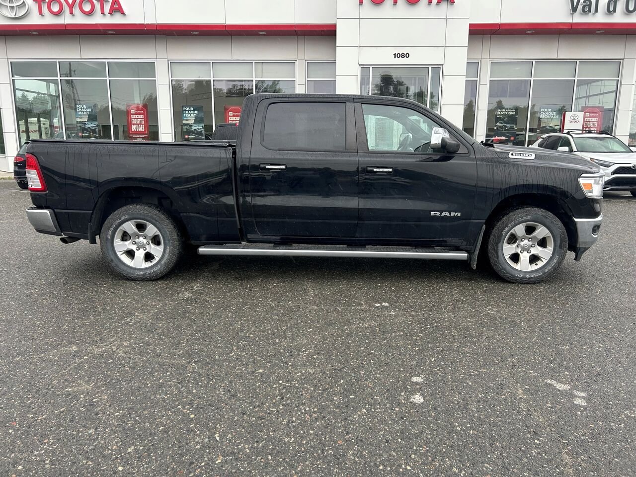 Ram 1500 Big Horn cabine d'équipe 4x4 caisse de 6 pi 4 po 2019 Noir Val-d'Or - photo #1