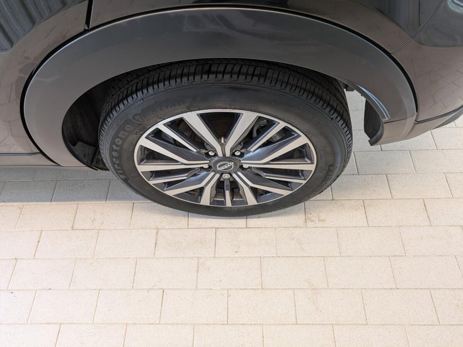 2022 Nissan Kicks SV FWD Black