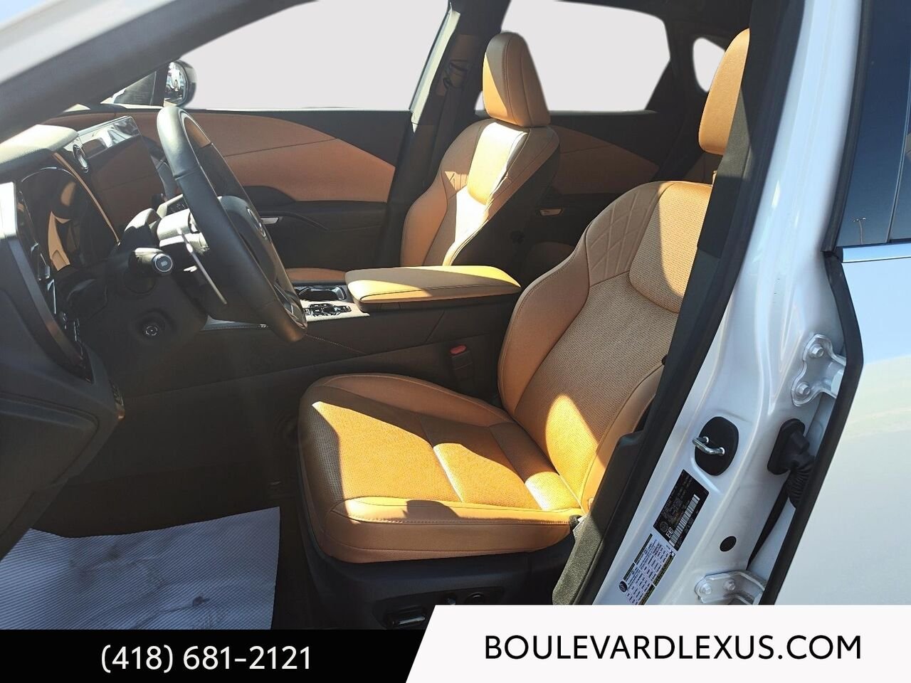 Lexus RX 19932A 2024 Blanc Québec - photo #8