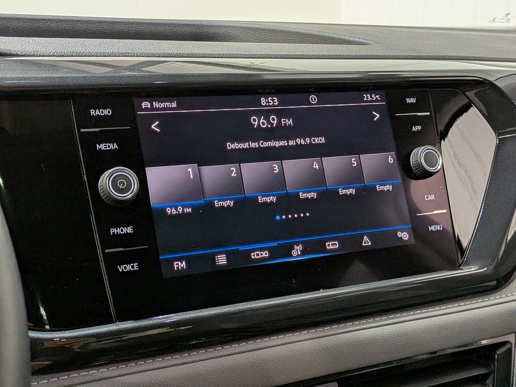 2022 Volkswagen Taos Highline 4MOTION White Val-David - photo #18