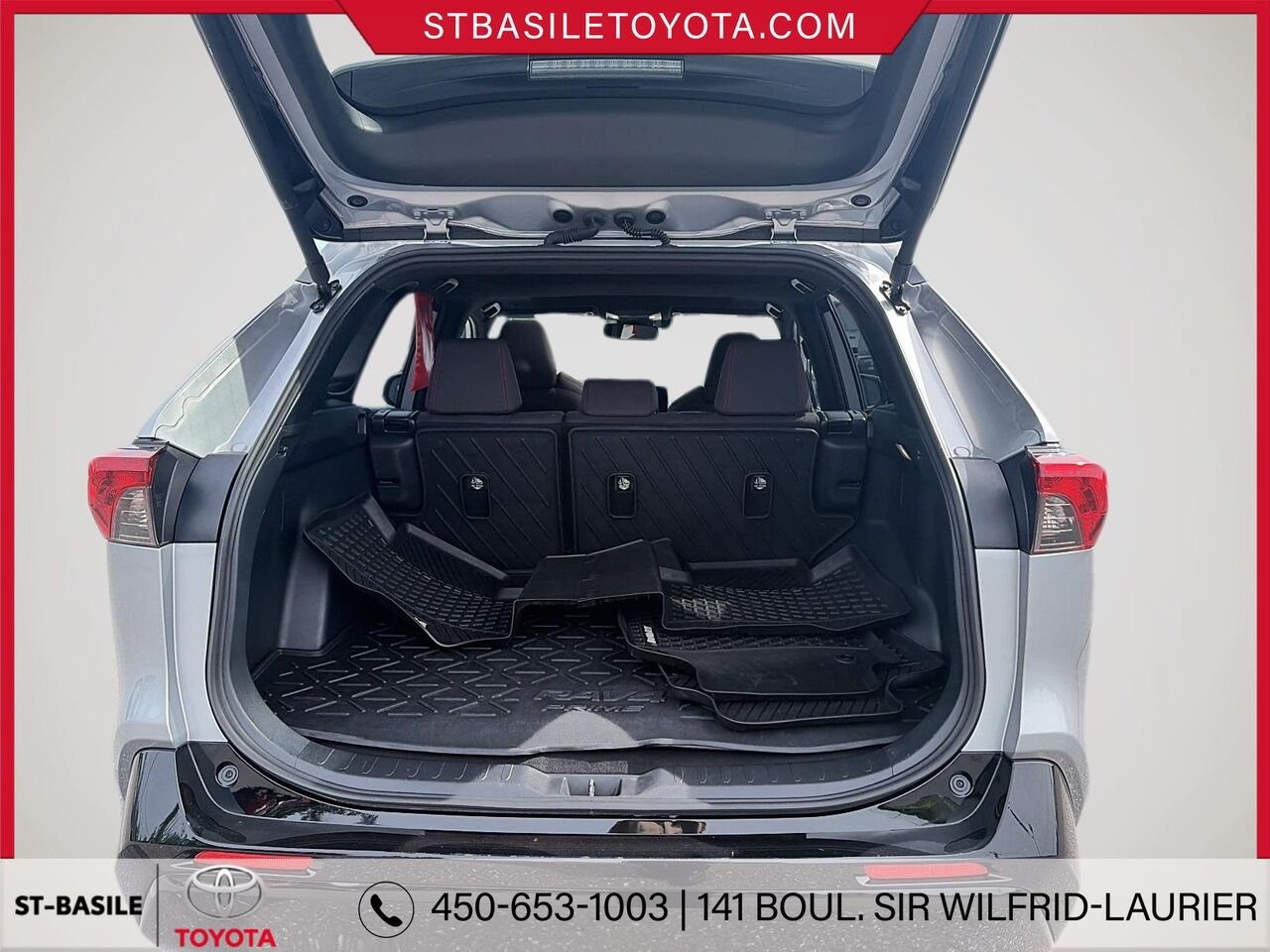 TOYOTA RAV4 PRIME 2024 Ciel argent métallisé Saint-Basile-le-Grand - photo #8
