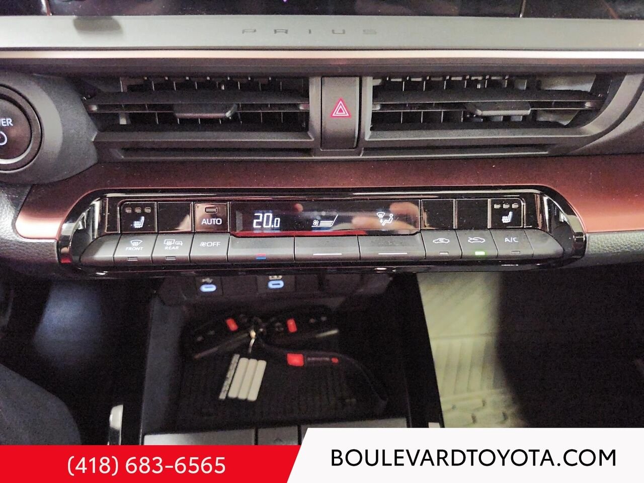2025 Toyota Prius hybride branchable 531784-5 | SE Grey Québec - photo #13