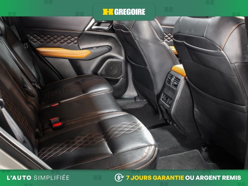 2023 Mitsubishi Outlander Silver Blainville - photo #19