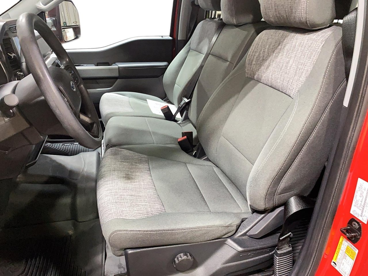 Ford F-150 xlt 2023 Rouge Baie-Comeau - photo #10