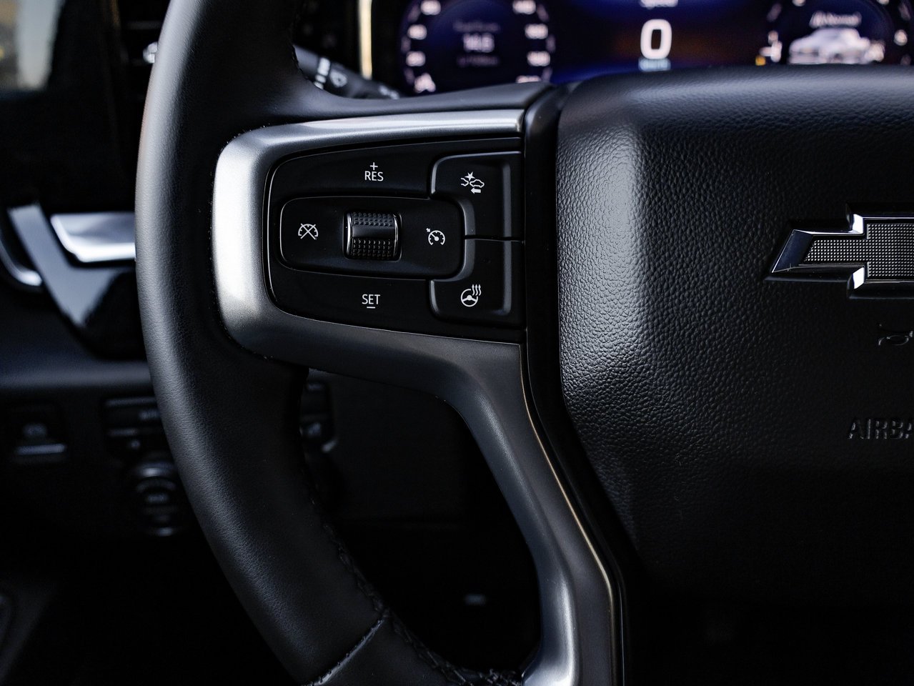 2024 Chevrolet Silverado 1500 4WD Crew Cab 147 RST White Sherwood Park - photo #19