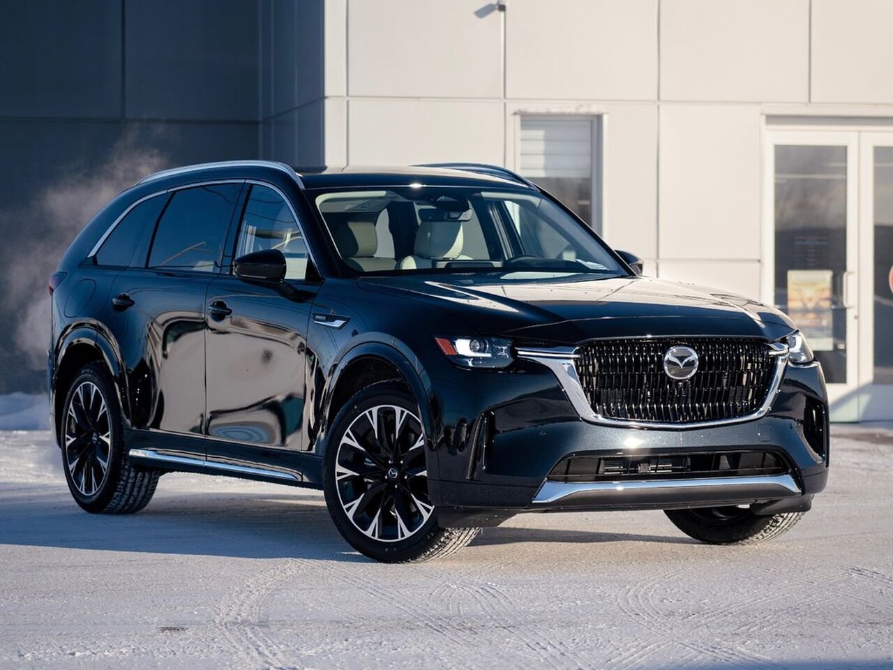 MAZDA CX-90 hybride rechargeable 2606 | Signature TI 2026 Noir de jais mica Val-d'Or - photo #0