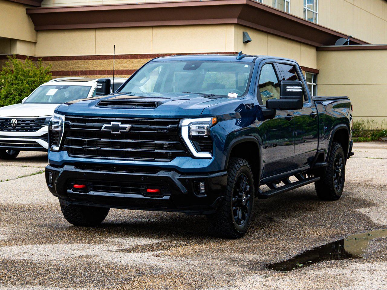 2026 Chevrolet Silverado 3500HD 4WD Crew Cab 159 LTZ Blue Sherwood Park - photo #3