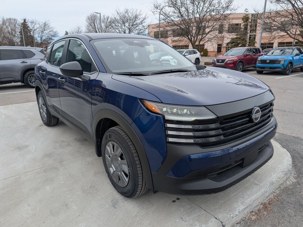 Nissan Kicks KICKS S 2026 Bleu foncé nacré Châteauguay - photo #2