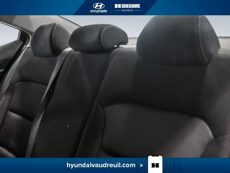 Hyundai Elantra 2017 Blanc Saint-Eustache - photo #18