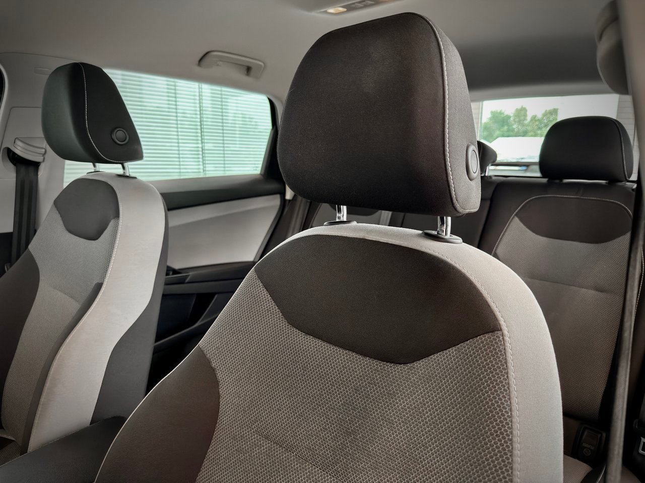 2022 Volkswagen Taos Black Notre-Dame-des-Prairies - photo #16
