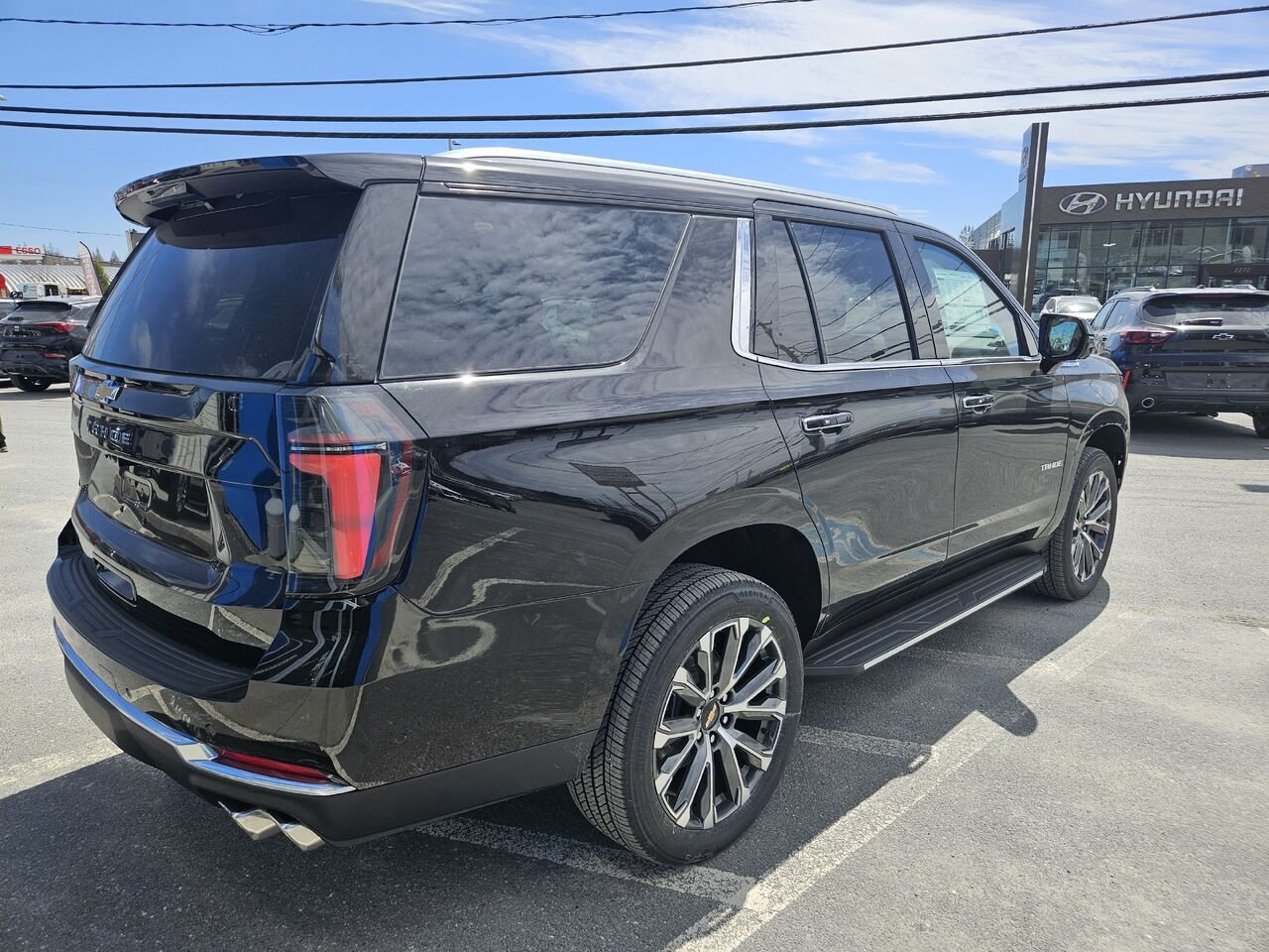 Chevrolet Tahoe High Country 4 portes 4RM 2026 NOIR Thetford Mines - photo #4
