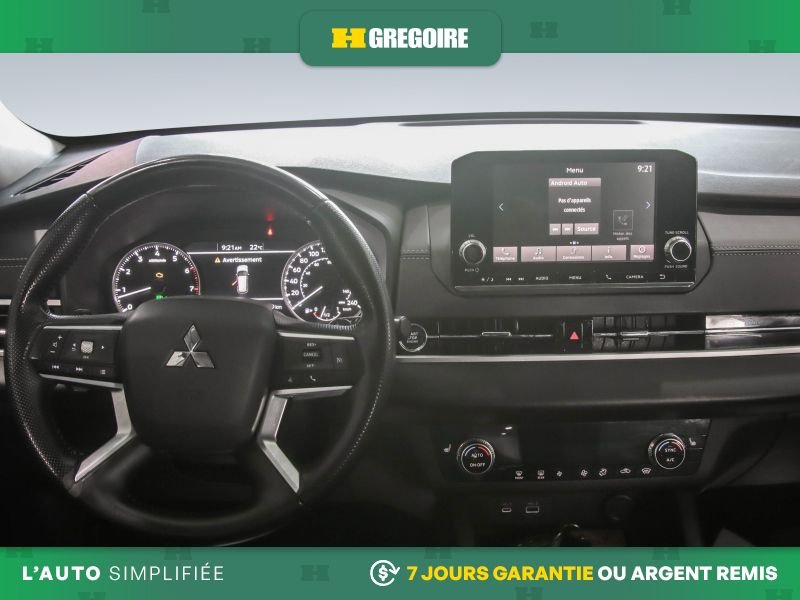 2022 Mitsubishi Outlander Green Laval - photo #13