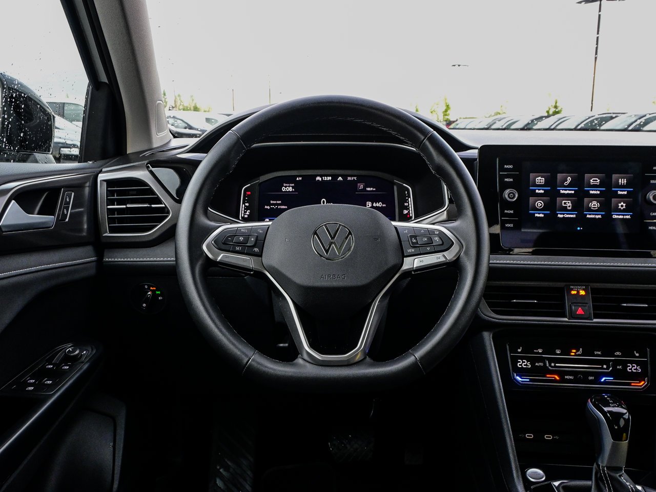 2026 Volkswagen Taos Comfortline Black Edition 4MOTION White Sherwood Park - photo #19