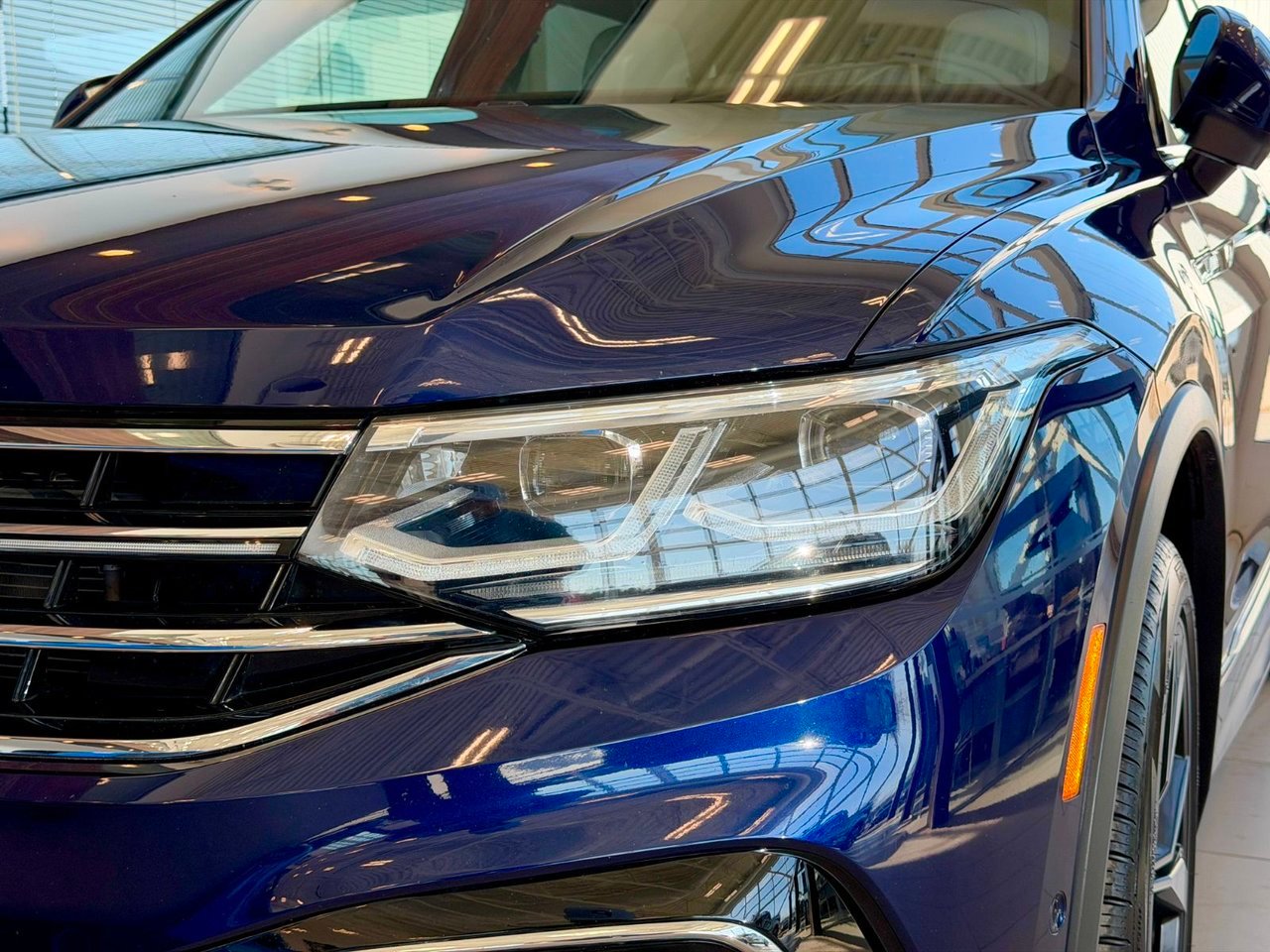 2024 Volkswagen Tiguan Blue Notre-Dame-des-Prairies - photo #4