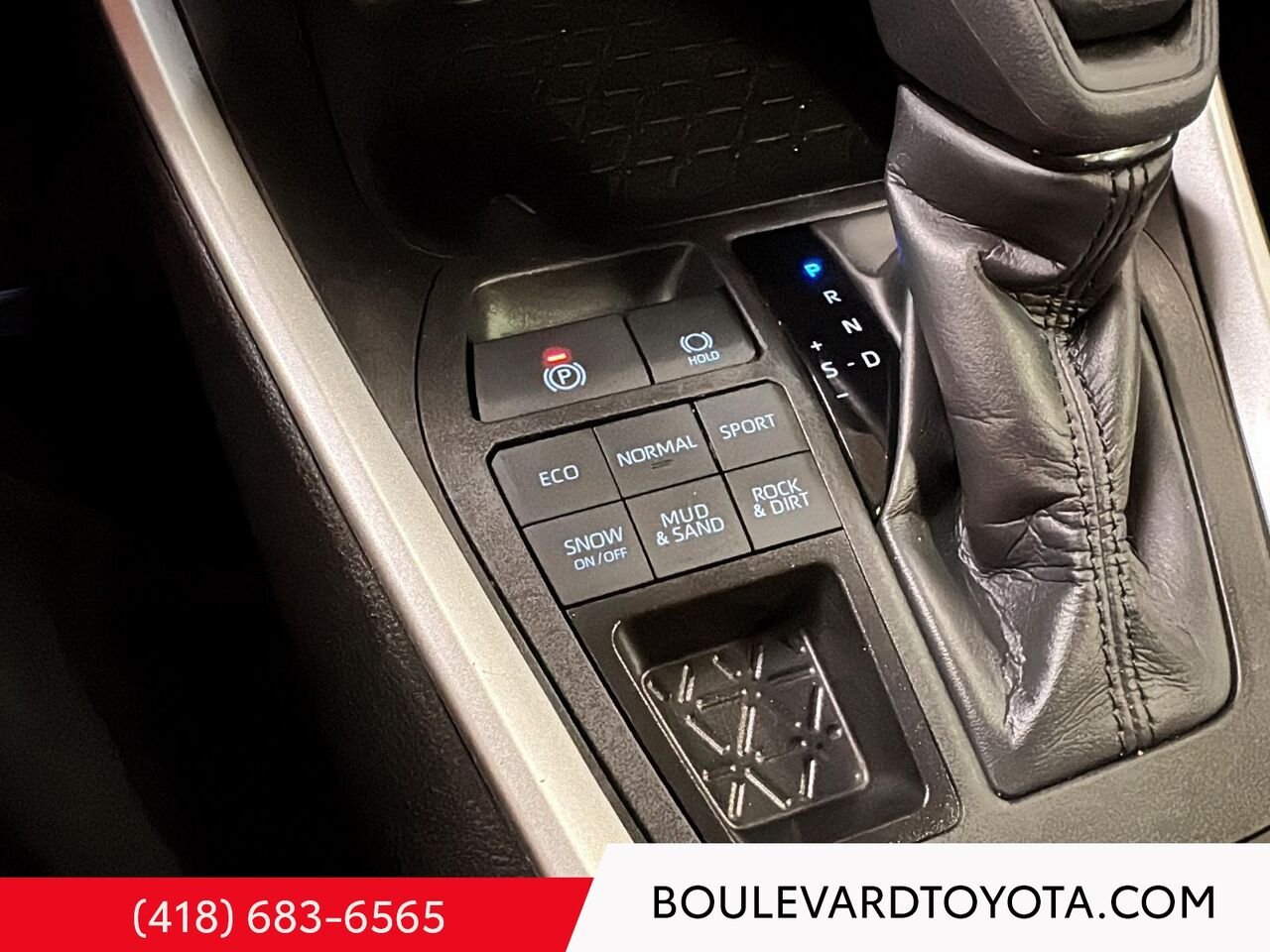 2024 Toyota RAV4 531708-128 | LE, AWD Magnetic Grey Metallic Québec - photo #14