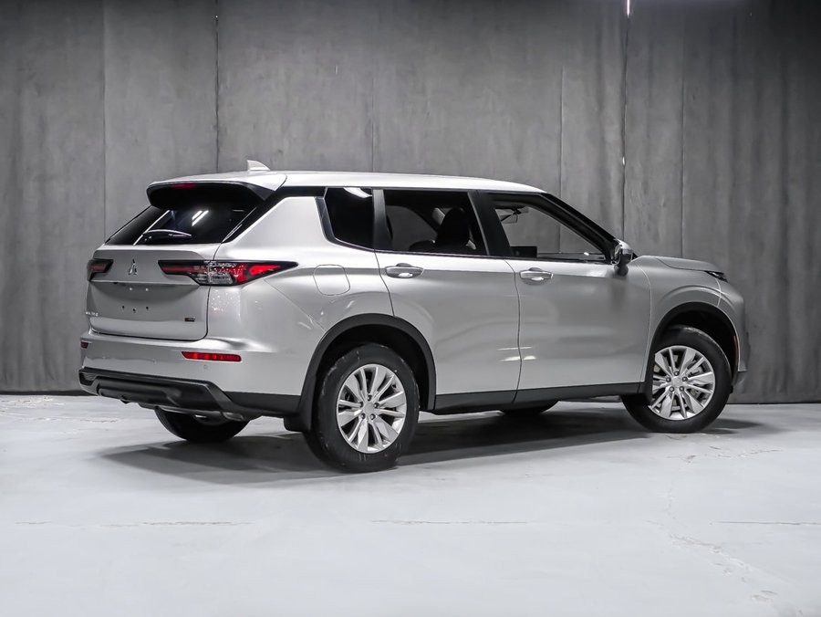 2026 Mitsubishi Outlander ES Graphite Grey