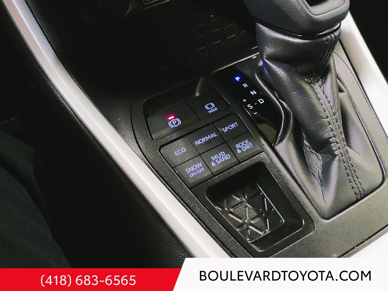 Toyota RAV4 99855A-135 | XLE, AWD 2025 Gris Québec - photo #16