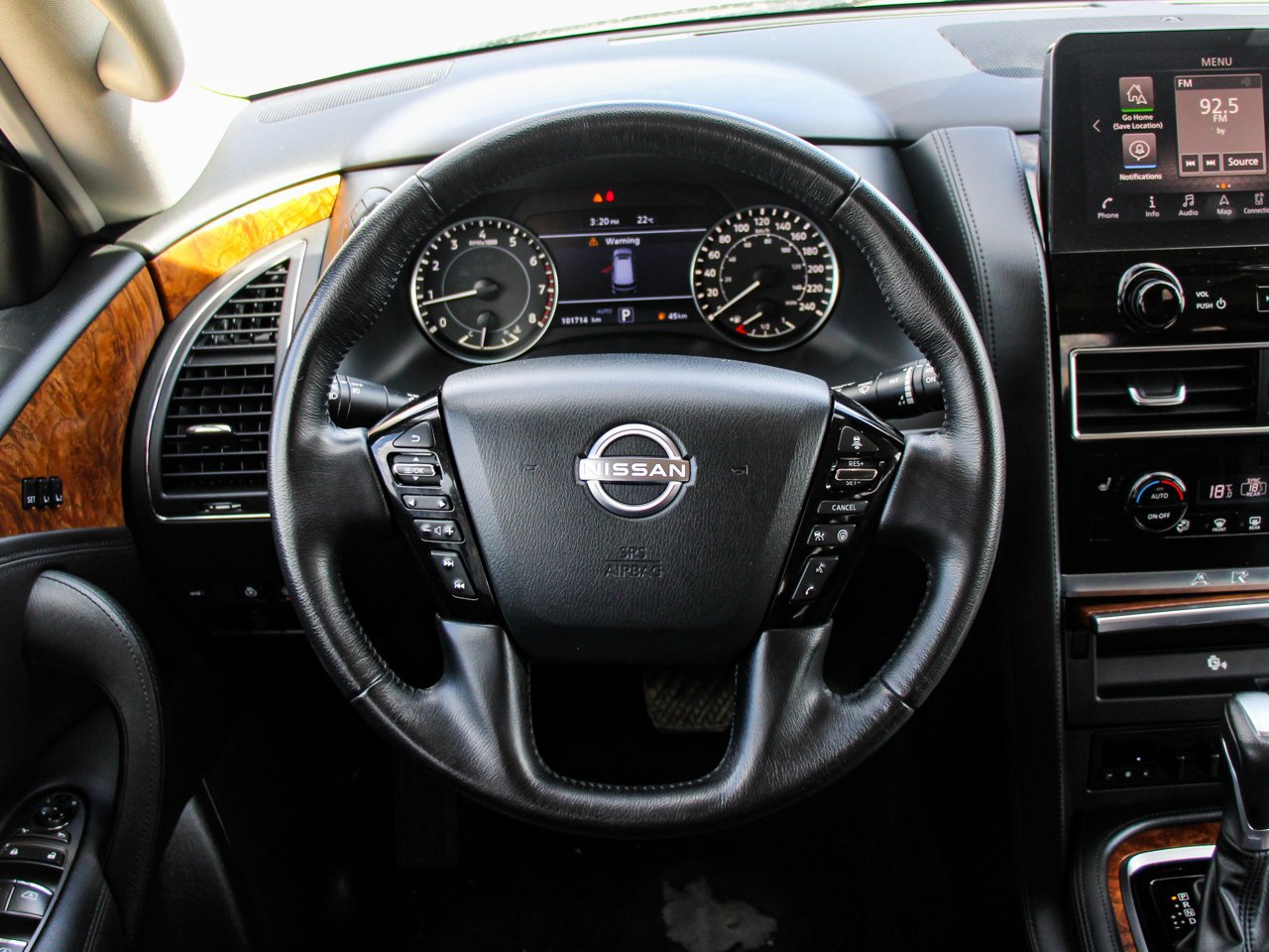 2024 Nissan Armada 4x4 SL White Sherwood Park - photo #18