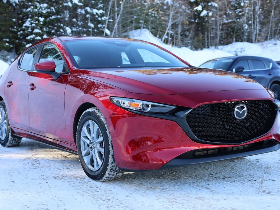 Mazda Mazda3 Sport Automatique, tout équipé, sièges chauffants, caméra de recu 2025 Rouge vibrant cristal métallisé