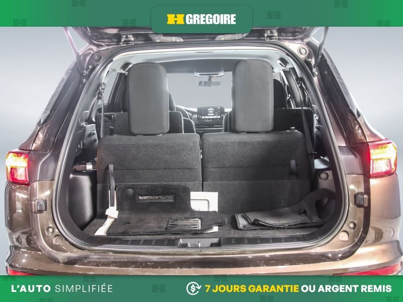 2022 Mitsubishi Outlander Green Laval - photo #24