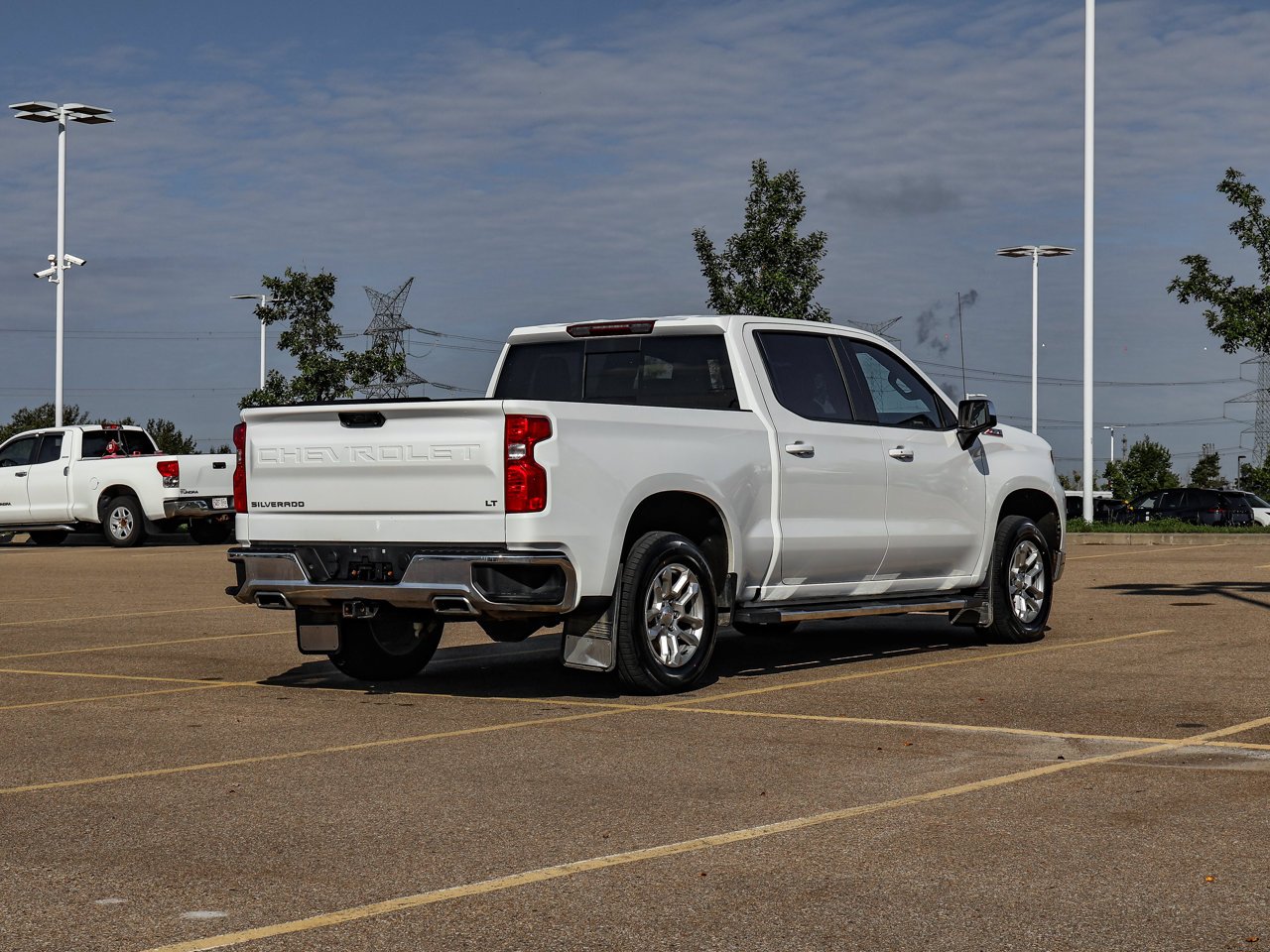 2023 Chevrolet Silverado 1500 4WD Crew Cab 147 LT White Sherwood Park - photo #7