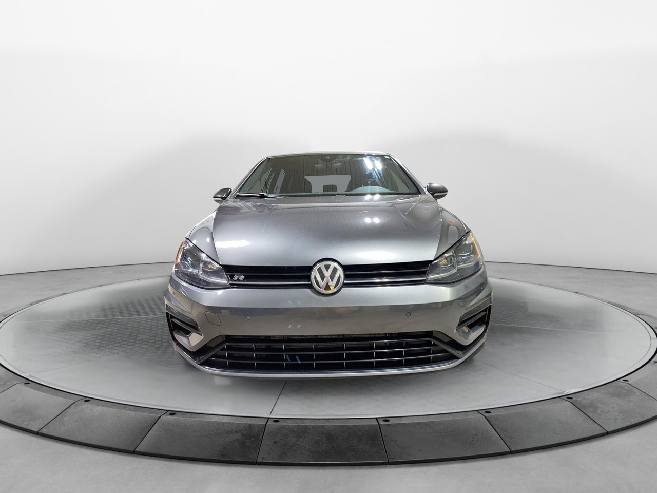 Volkswagen Golf R NIV WVWWF7AU2JW098059 2018 Chicoutimi - photo #1