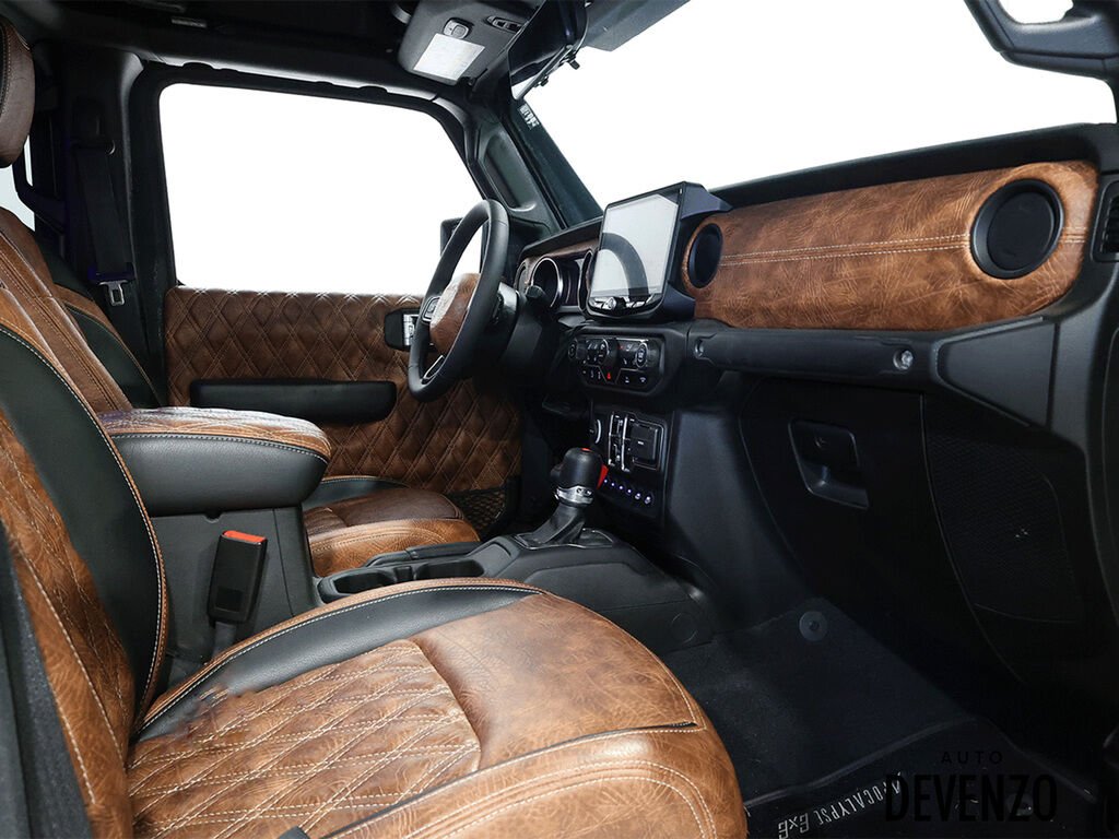 2023 Jeep Gladiator Grey Saint-Eustache - photo #11