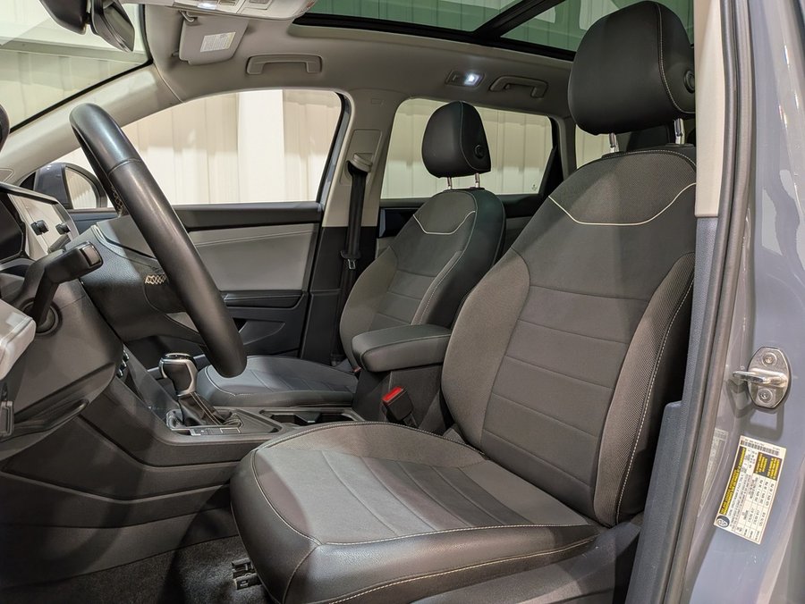 Volkswagen Taos 2024 2024 Gris