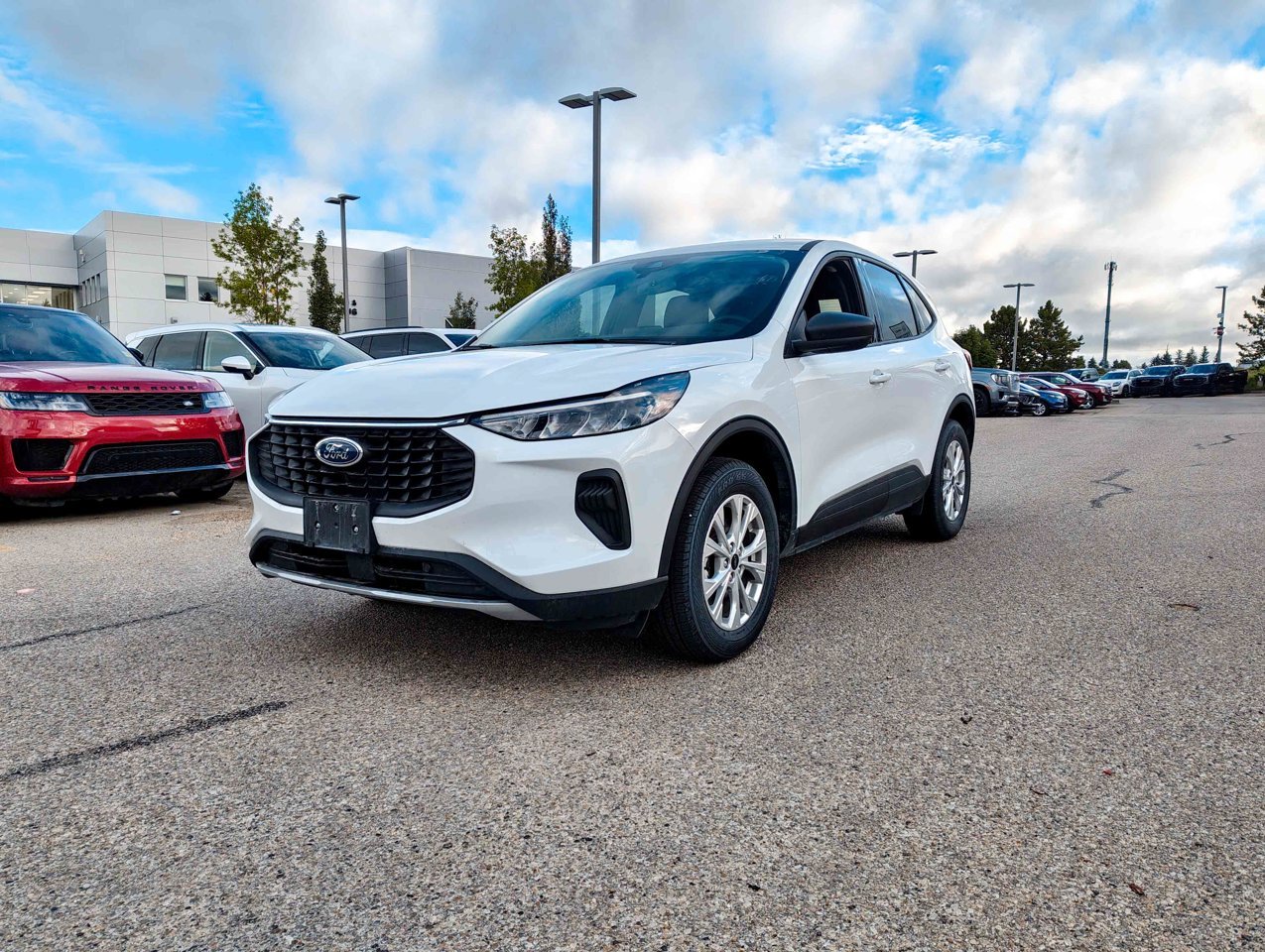 2025 Ford Escape Active AWD White Sherwood Park - photo #2