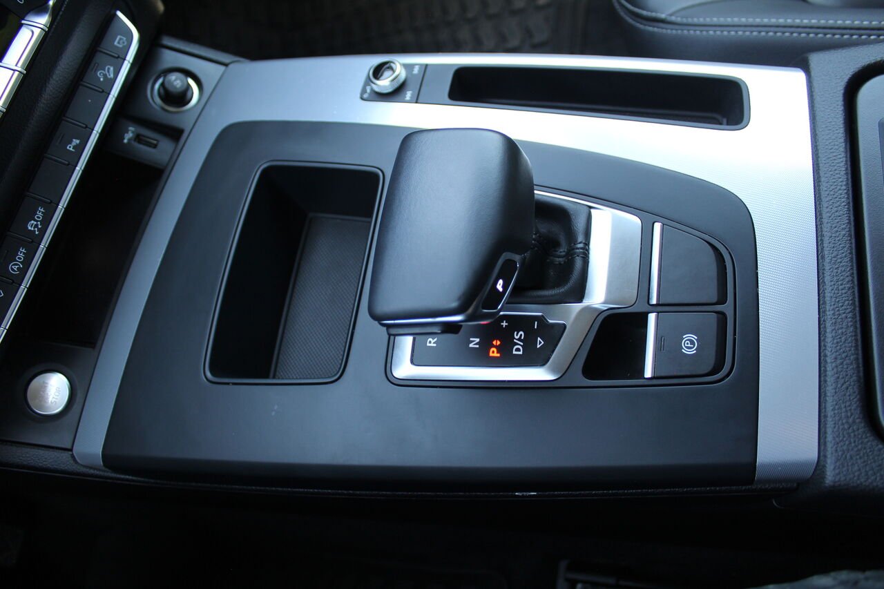 Audi Q5 VIN: WA1EABFY3N2063336 2022 Noir Sainte-Rose - photo #17