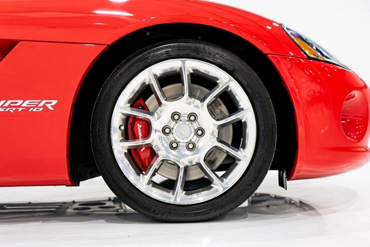 Dodge Viper Clean Title With Only 2,063 km (1,282 Miles) From New 2008 Rouge Montréal - photo #74