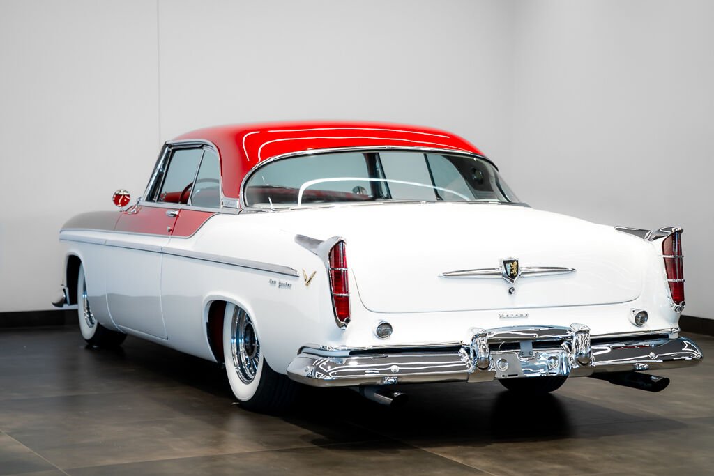 Chrysler New Yorker PRIX IN USD St.Regis | CAR IN MILES 1955 Rouge Montréal - photo #3