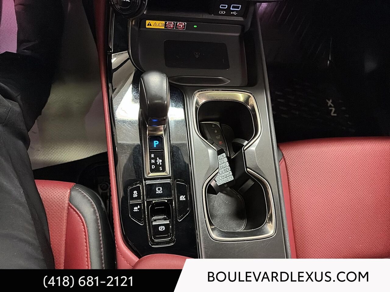 Lexus NX 19460A 2022 Argent Québec - photo #15