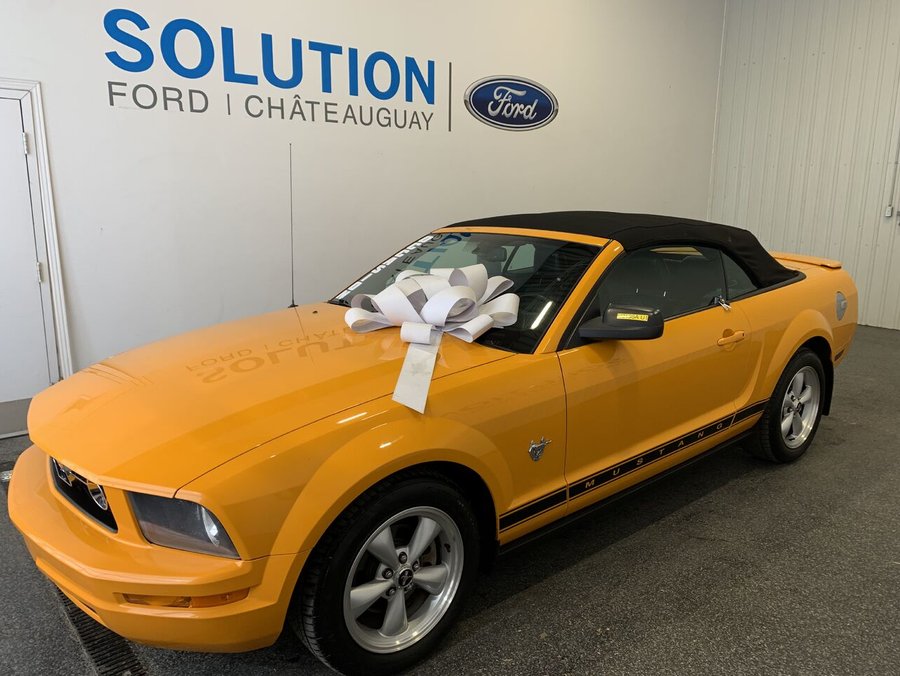 Ford Mustang CONVERTIBLE 2009 2009 Orange