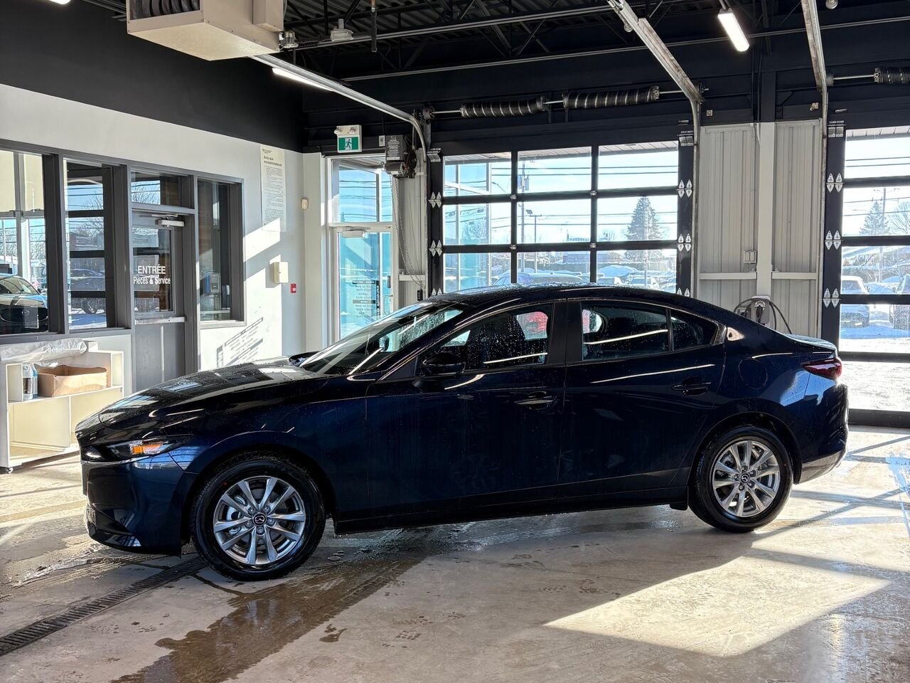 MAZDA Mazda3 GX 2026 Bleu cristal foncé mica Châteauguay - photo #3
