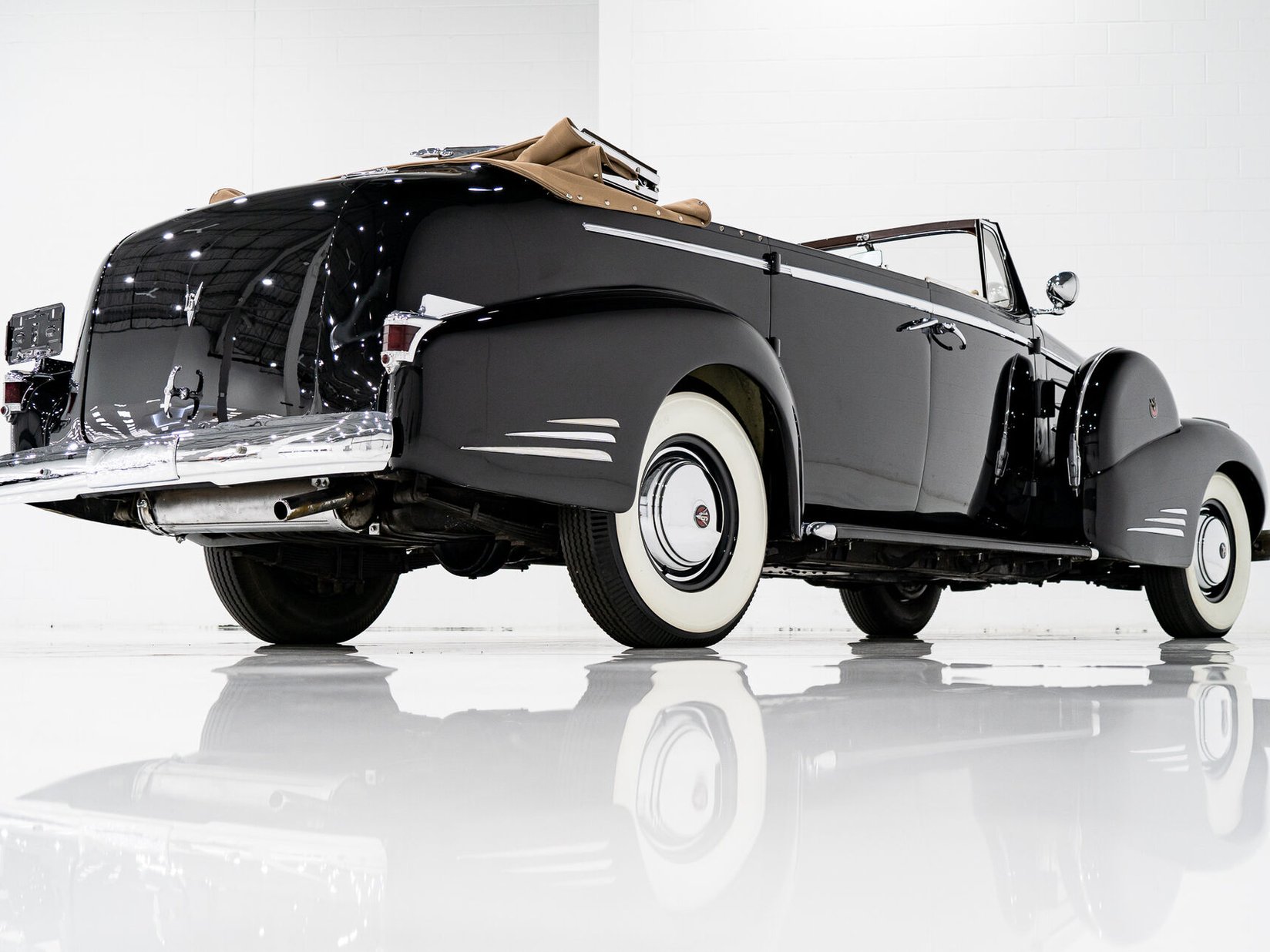 Cadillac Series 90 **PRICE IN USD**1 of 13 V16 1938 Noir Montréal - photo #44