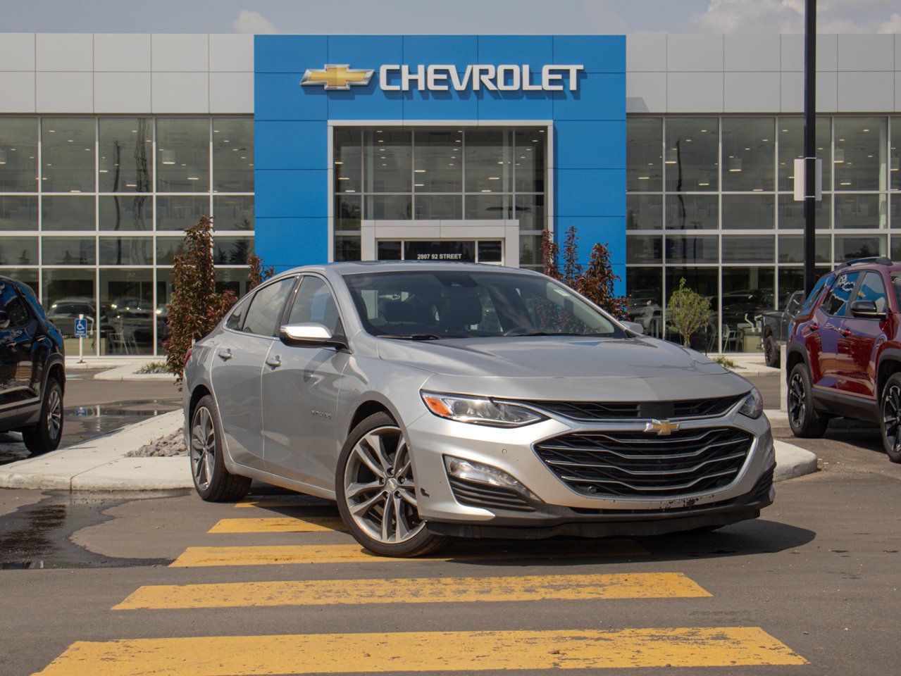 2020 Chevrolet Malibu 4dr Sdn Premier White Sherwood Park - photo #1