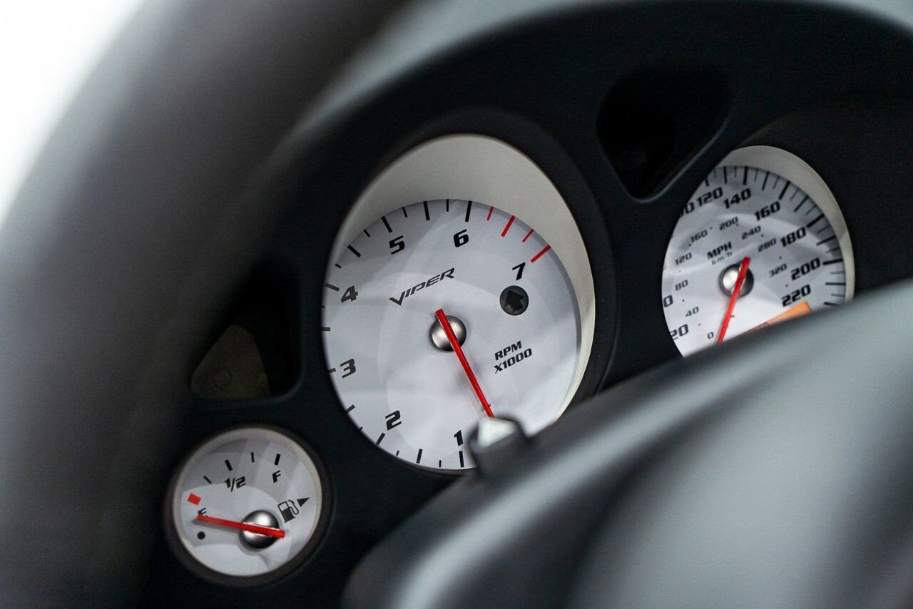 Dodge Viper Clean Title With Only 2,063 km (1,282 Miles) From New 2008 Rouge Montréal - photo #44