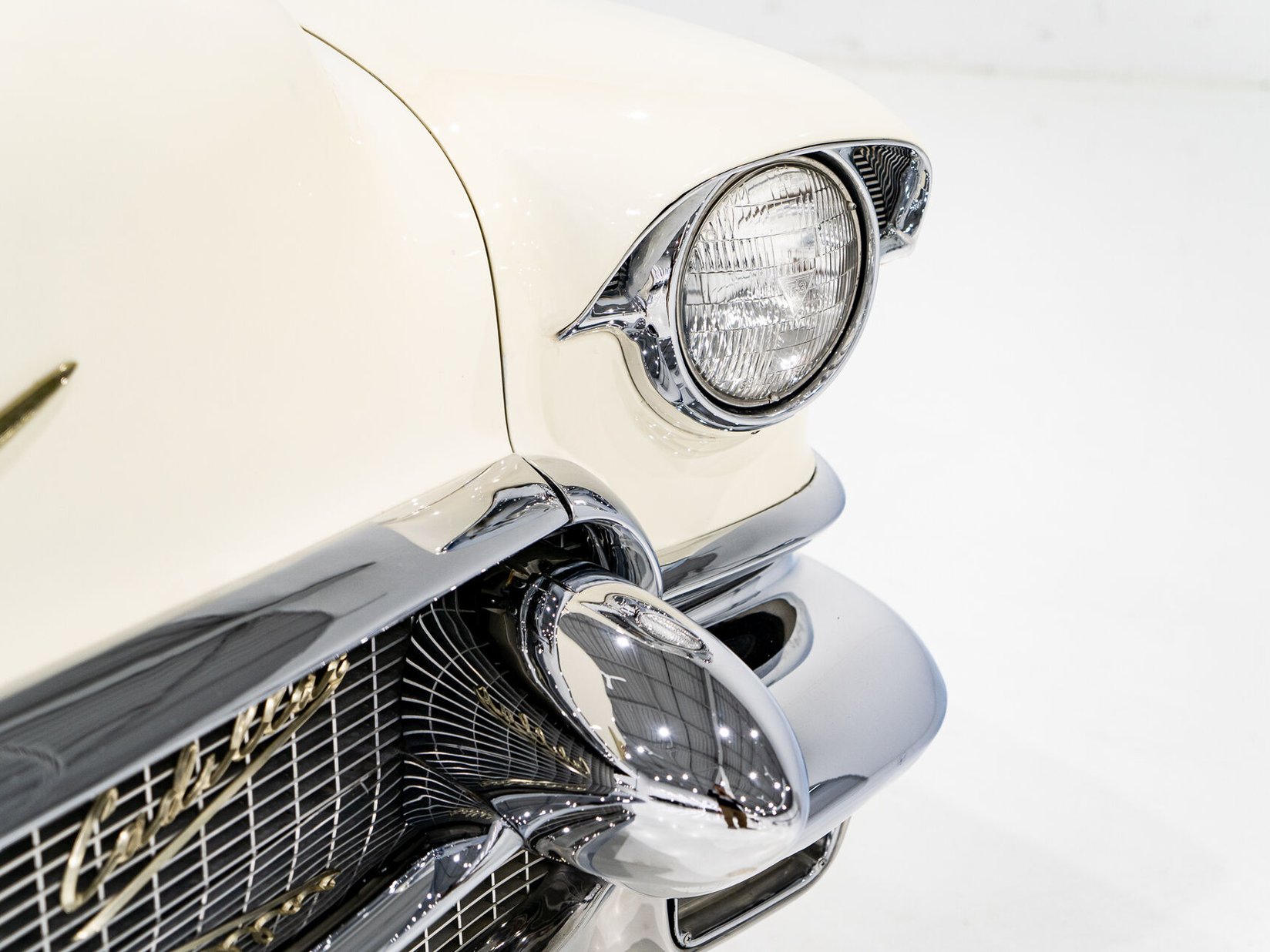1956 Cadillac Eldorado Seville With Factory A/C | PRIX EN USD White Montreal - photo #3