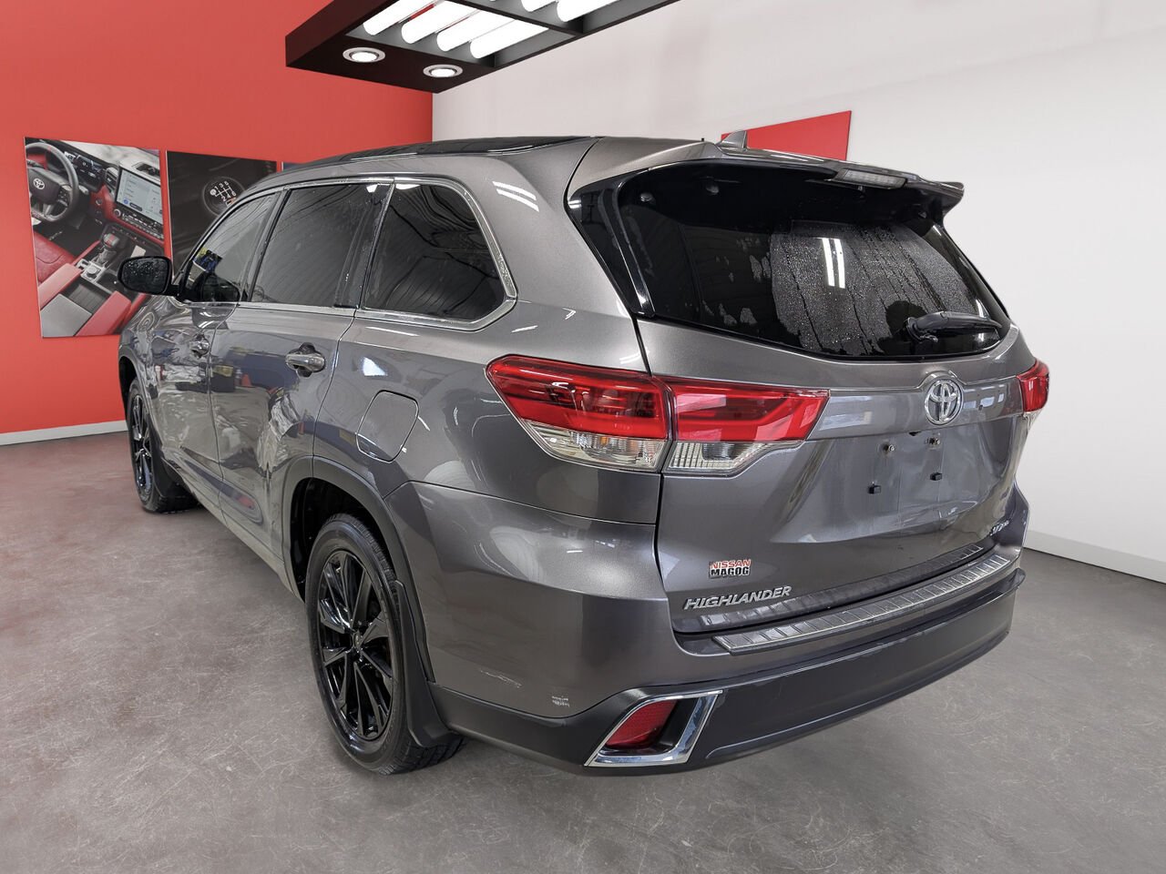 Toyota Highlander XLE/AWD/SIÈGES CHAUFFANTS/BLUETOOTH/AC BIZONE/TOIT OUVRANT 2018 Gris aurore mica Sherbrooke - photo #5